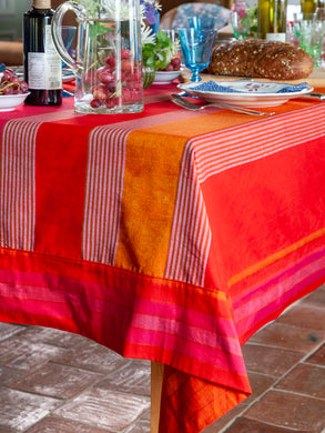 Tafellaken Lanka red