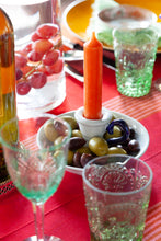 Afbeelding in Gallery-weergave laden, Shopbambloo_kandelaar_wit_handvat_schaaltje_olijven