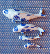 Afbeelding in Gallery-weergave laden, Shopbambloo koi karper blauw porselein serie 