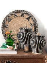 Afbeelding in Gallery-weergave laden, Schaal Zwart Rotan &amp; Recycled Plastic (2 maten)