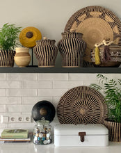 Afbeelding in Gallery-weergave laden, Schaal Zwart Rotan &amp; Recycled plastic